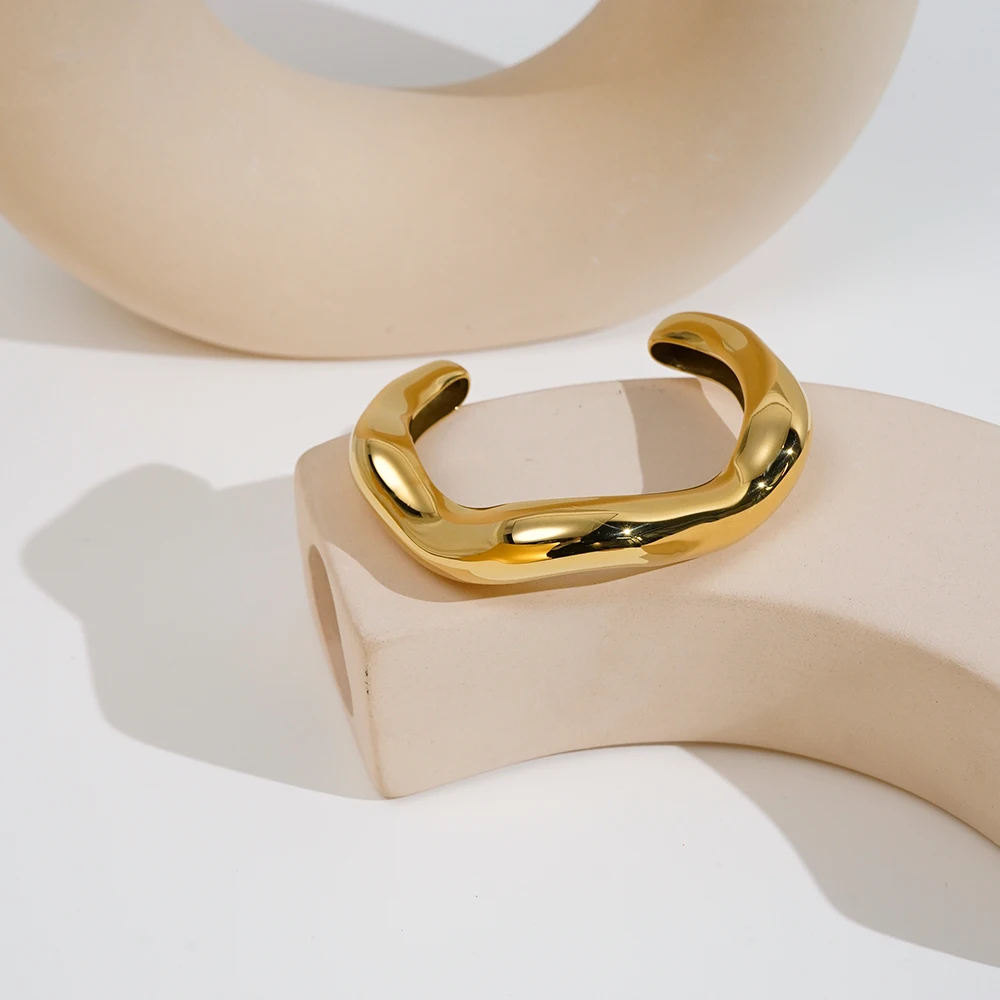 Hollow Wave Bracelet - Image 4