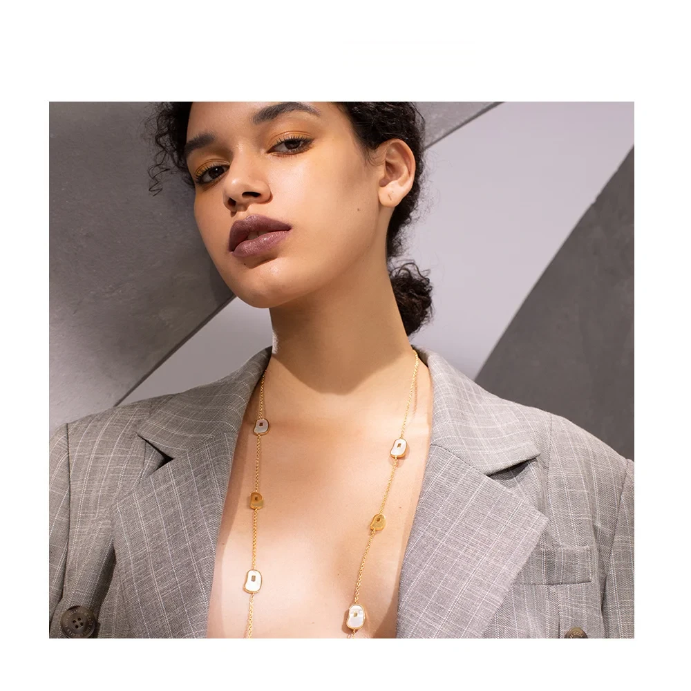 Irregular Natural Conch Necklace - Image 4