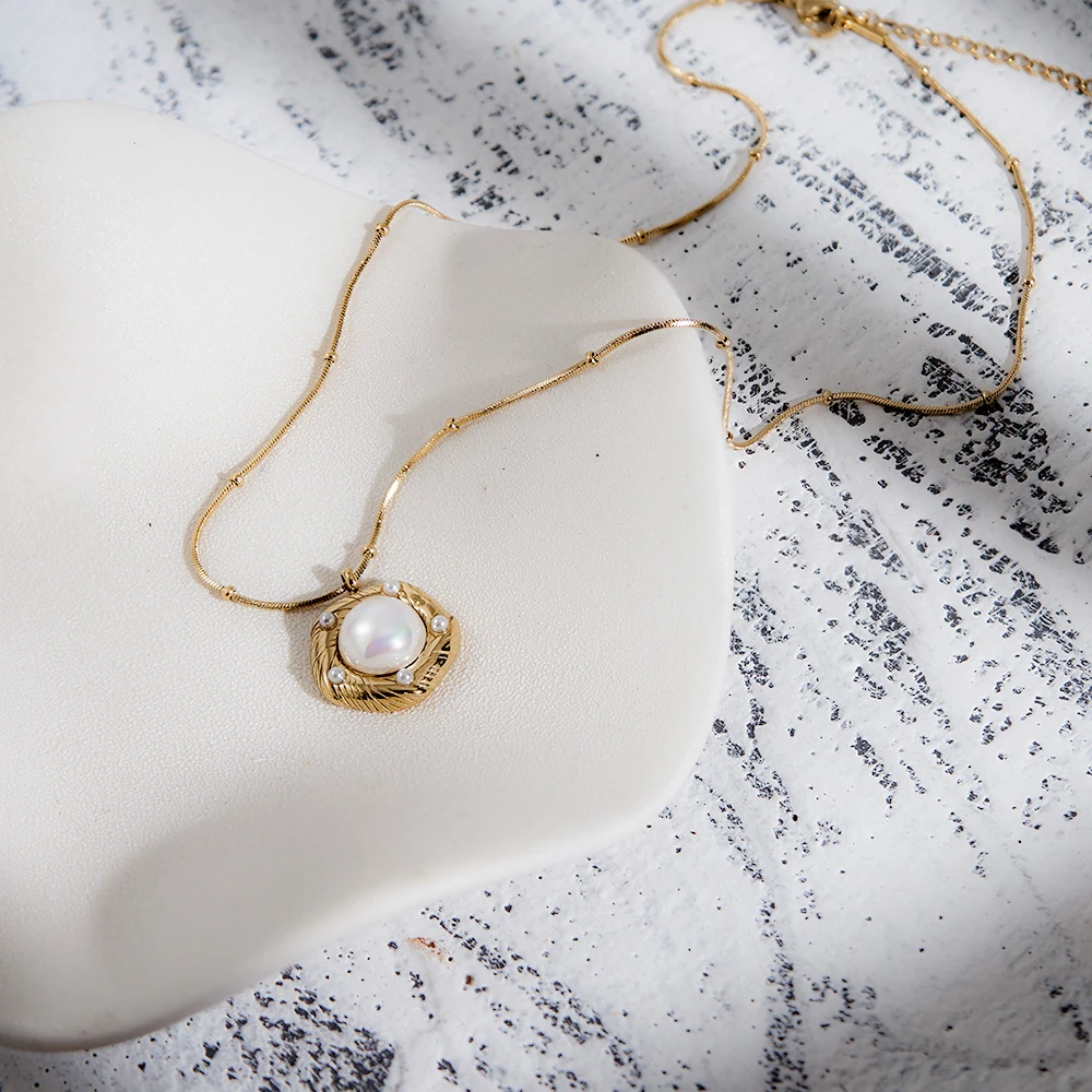 Pearl Pendant Necklace - Image 4