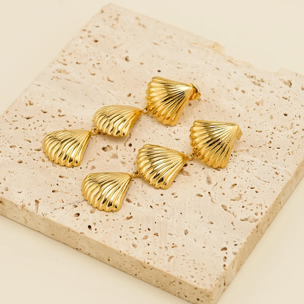 Shell Cuff Bracelet - Image 4