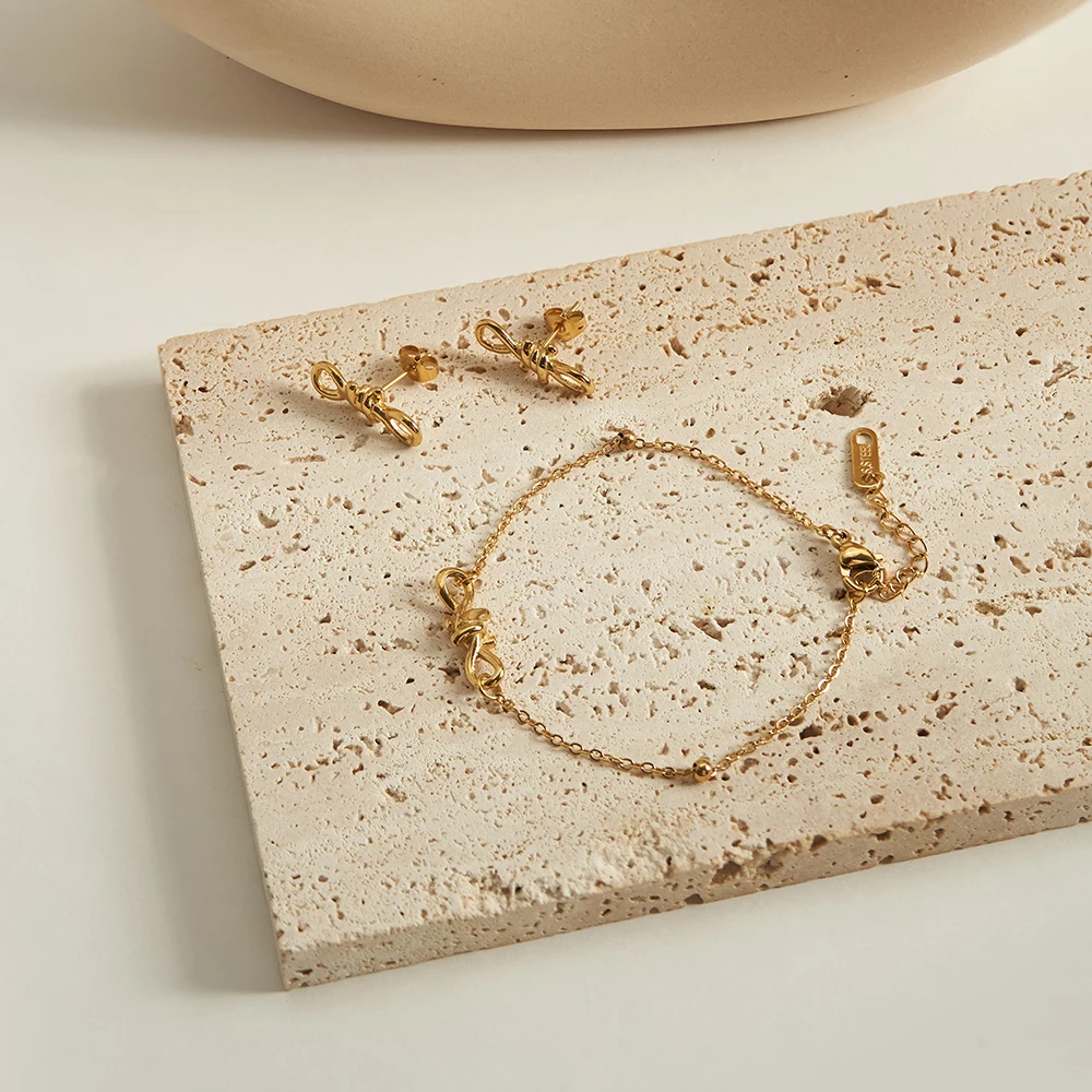 Thorns Stud Earrings - Image 4