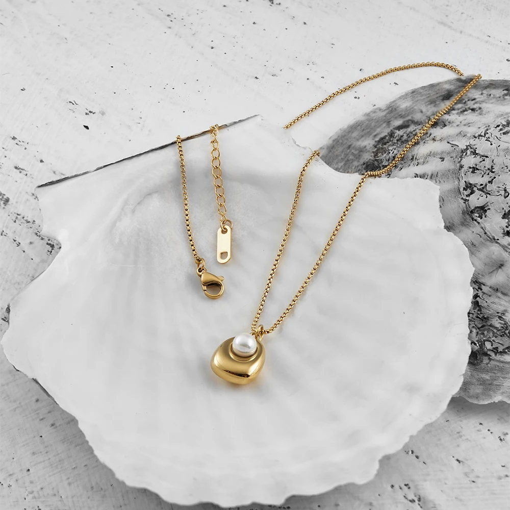 Oval Pearl Necklace - Image 4
