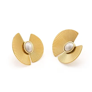 Flower Batch Pearl Stud Earrings