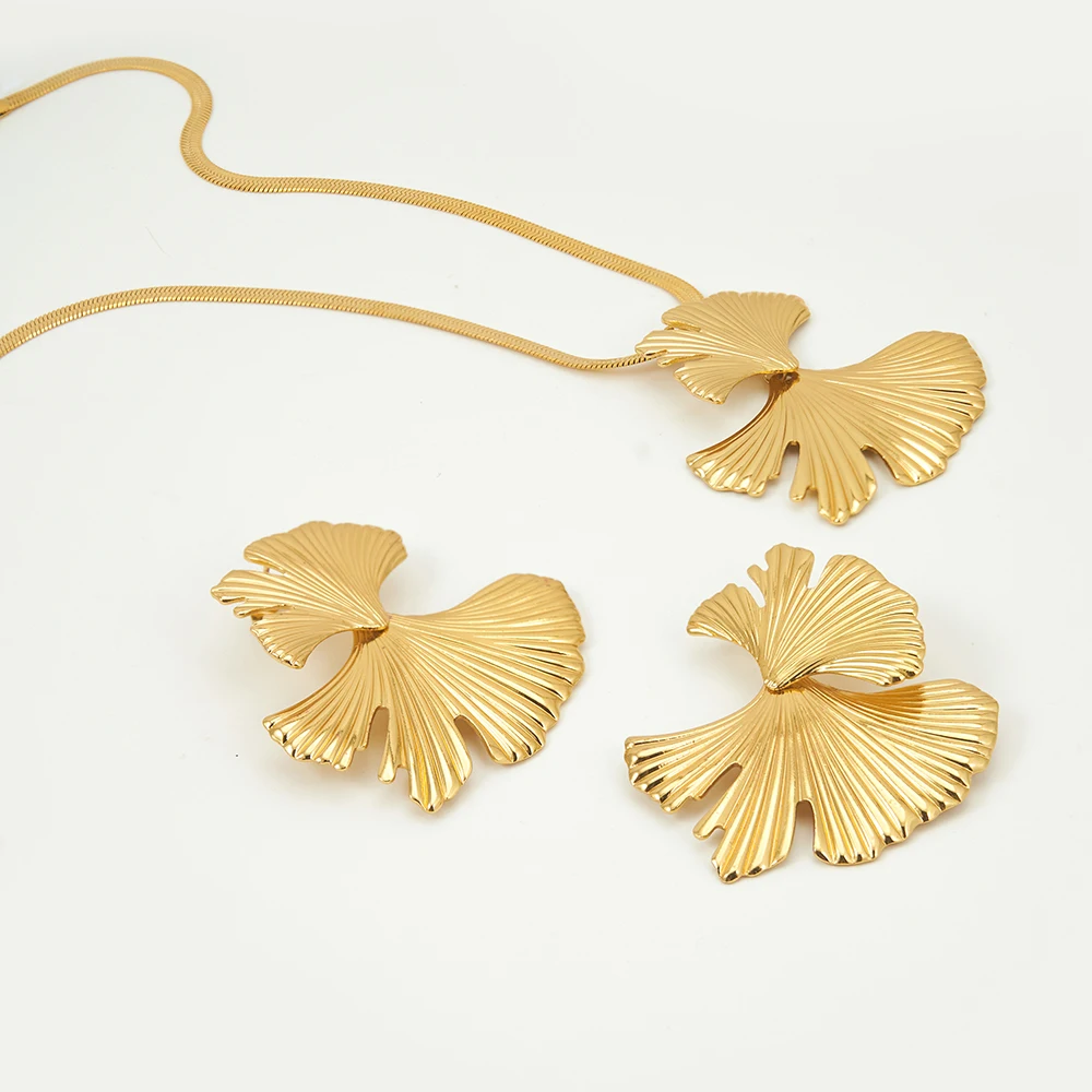 Maple Leaf Stud Earrings - Image 4