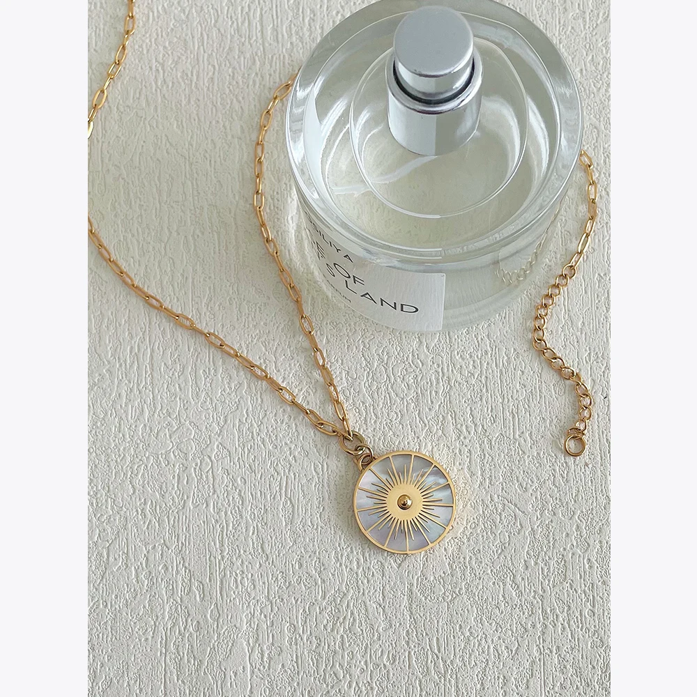Sun Flower Shell Necklace - Image 3