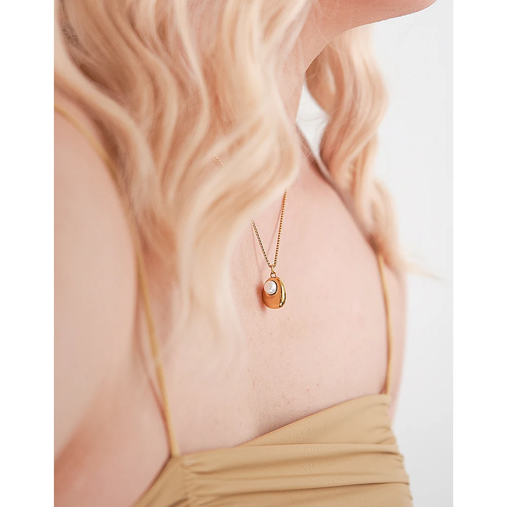 Oval Pearl Necklace - Image 2