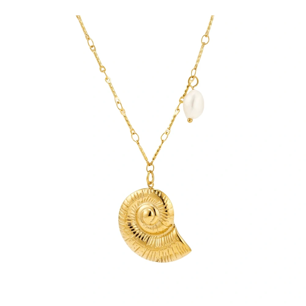 Summer Arc Conch Necklace