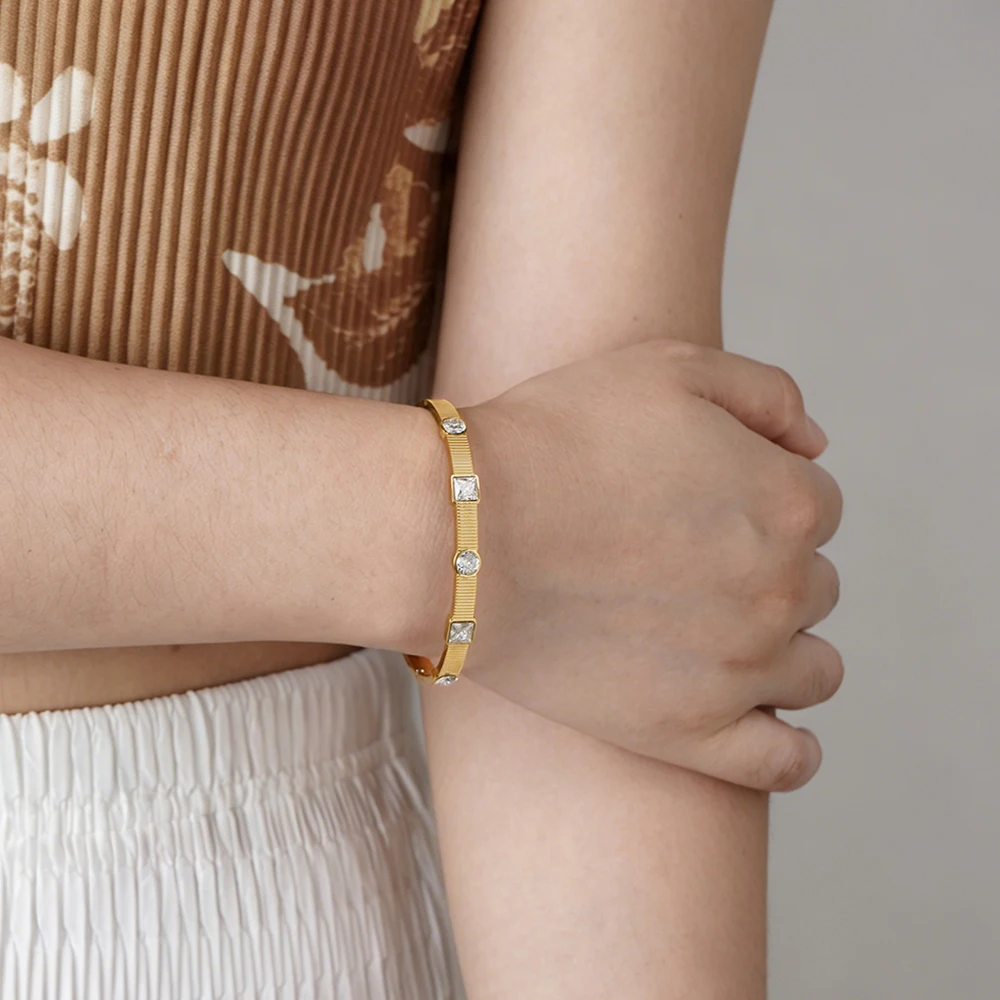 Square Round Zircon Bracelet - Image 4