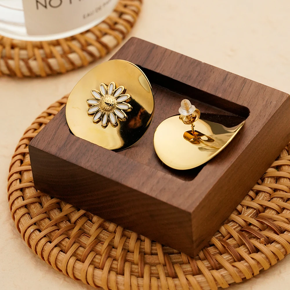 Oval Daisy Stud Earrings - Image 2