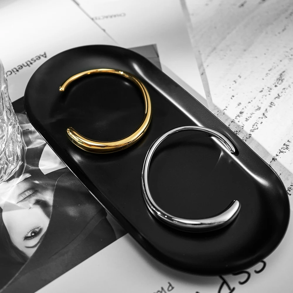 Elegant Open Bangle - Image 4