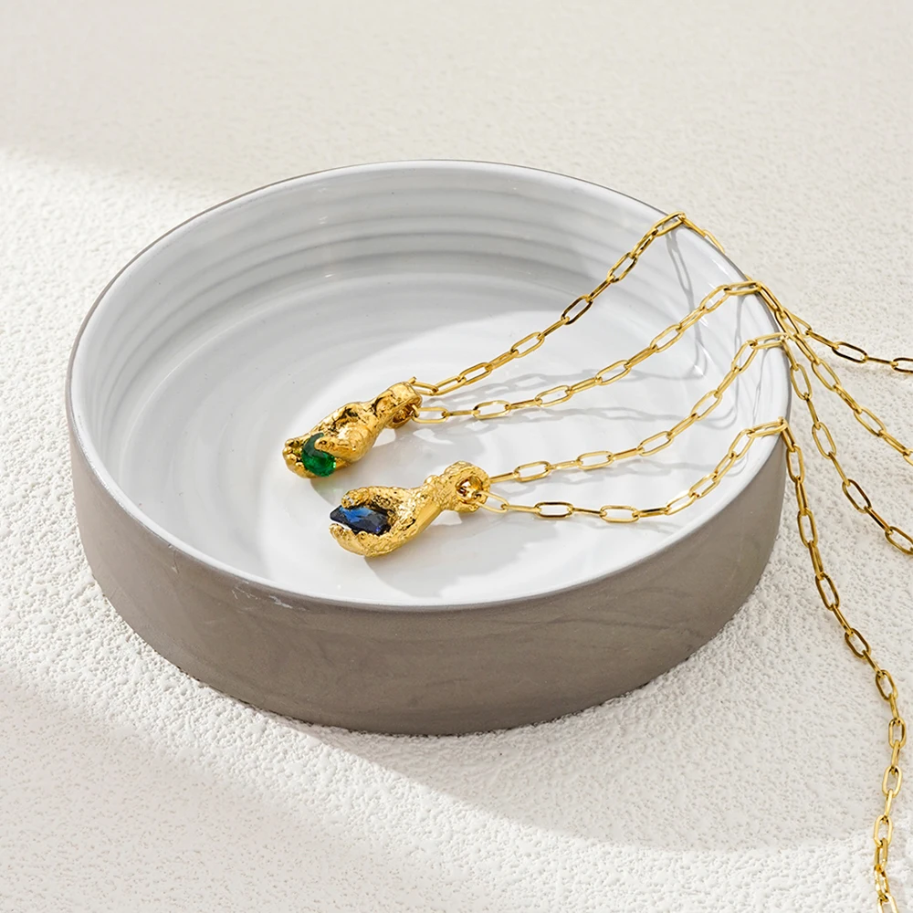 Green Blue Zirconia Hammered Necklace - Image 2