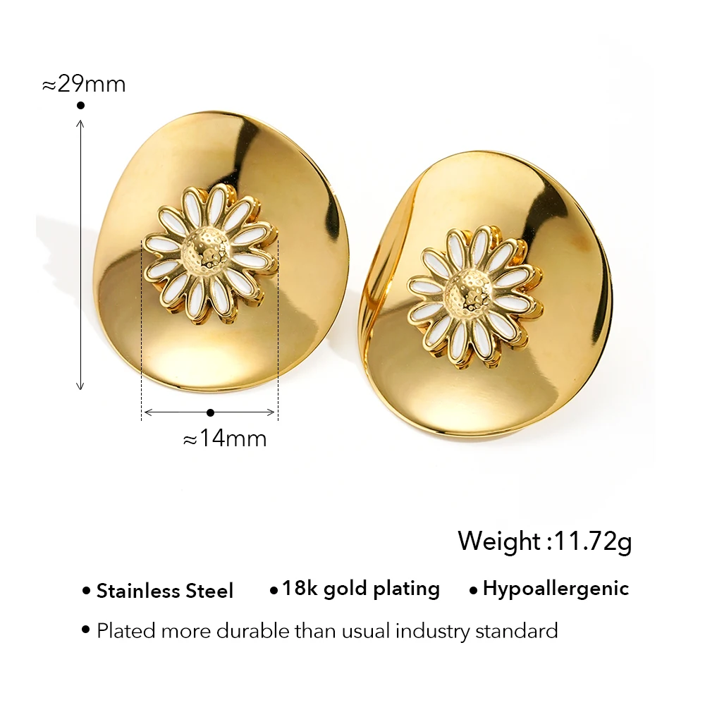 Oval Daisy Stud Earrings - Image 7