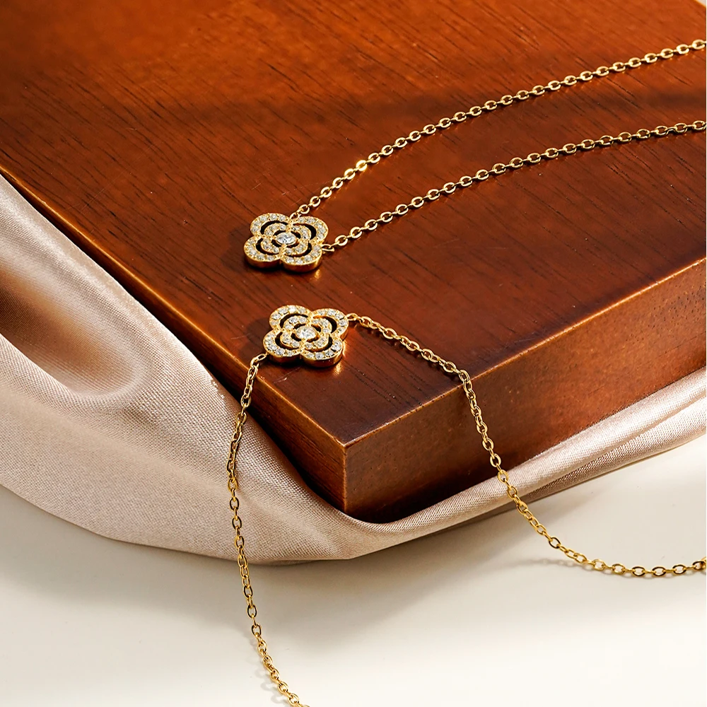 Flower Zircon Necklace - Image 3