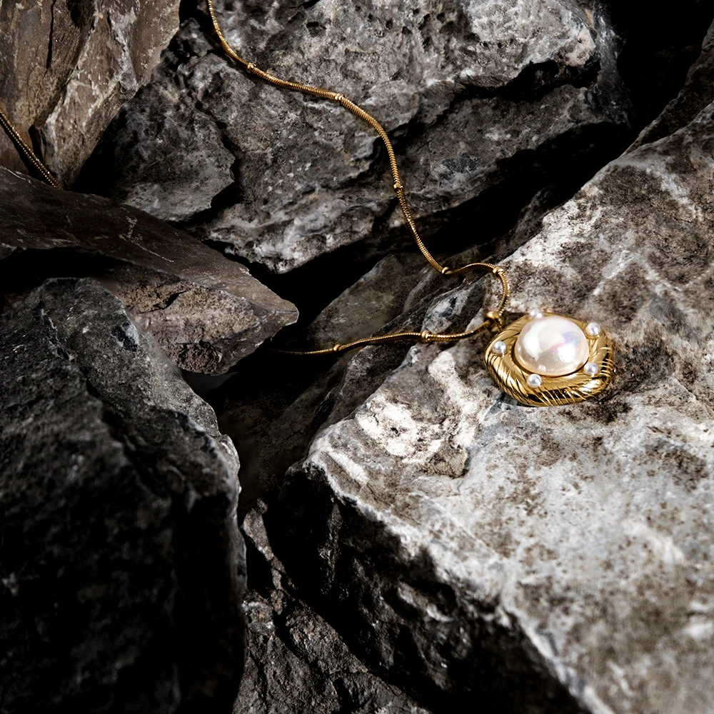 Pearl Pendant Necklace - Image 3
