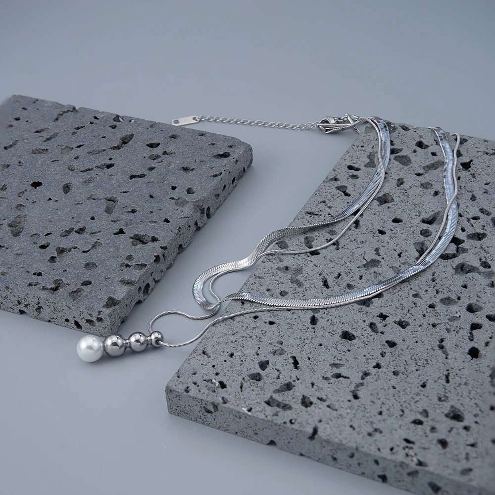 Snake Pearl Necklace - Image 3