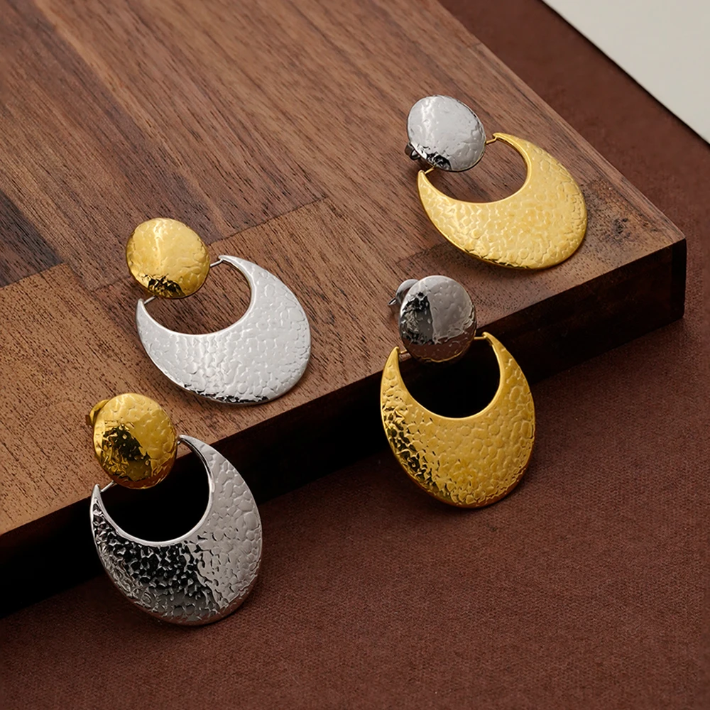 Texture Oval Moon Stud Earrings - Image 4