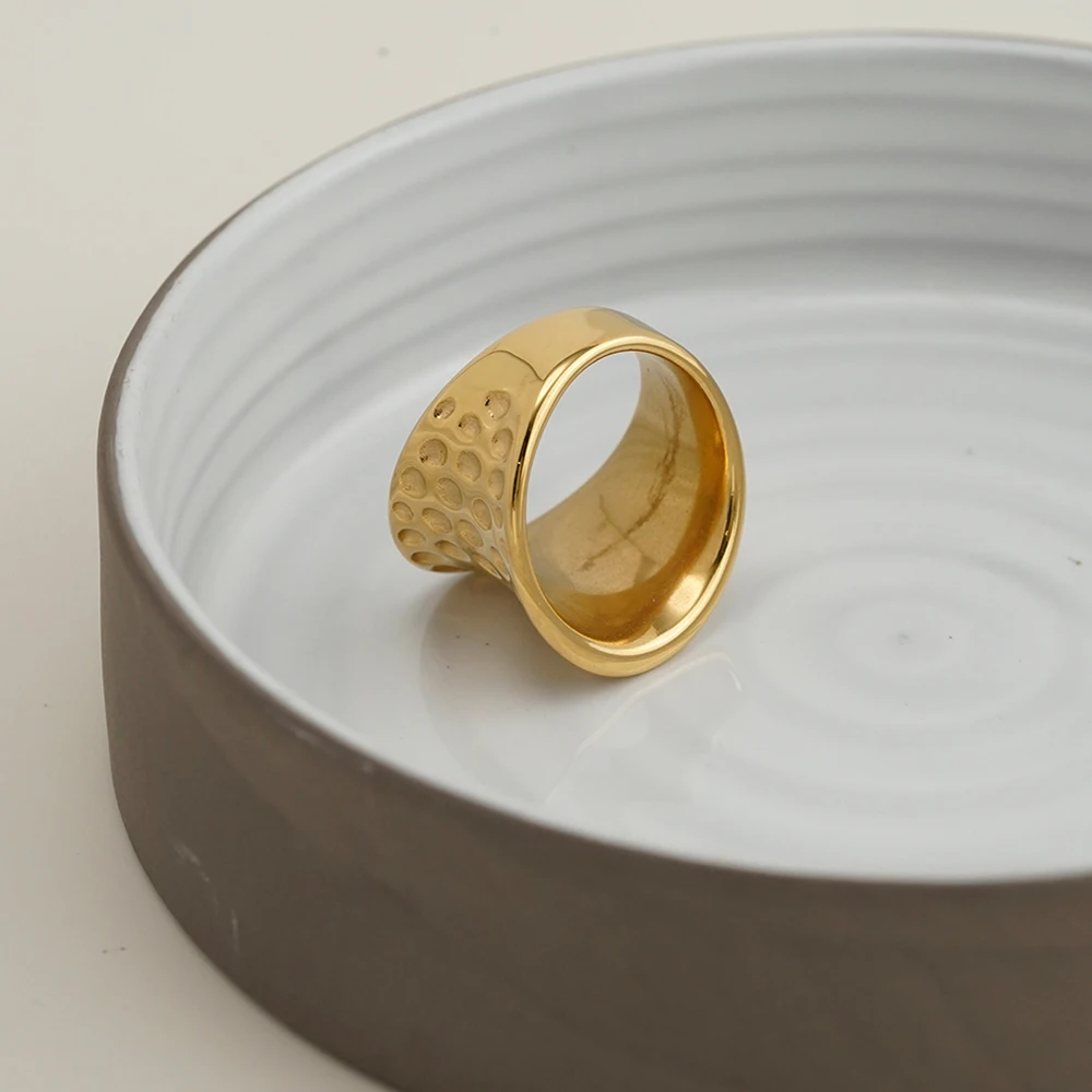 Wide Honeycomb Design Ring - Image 2