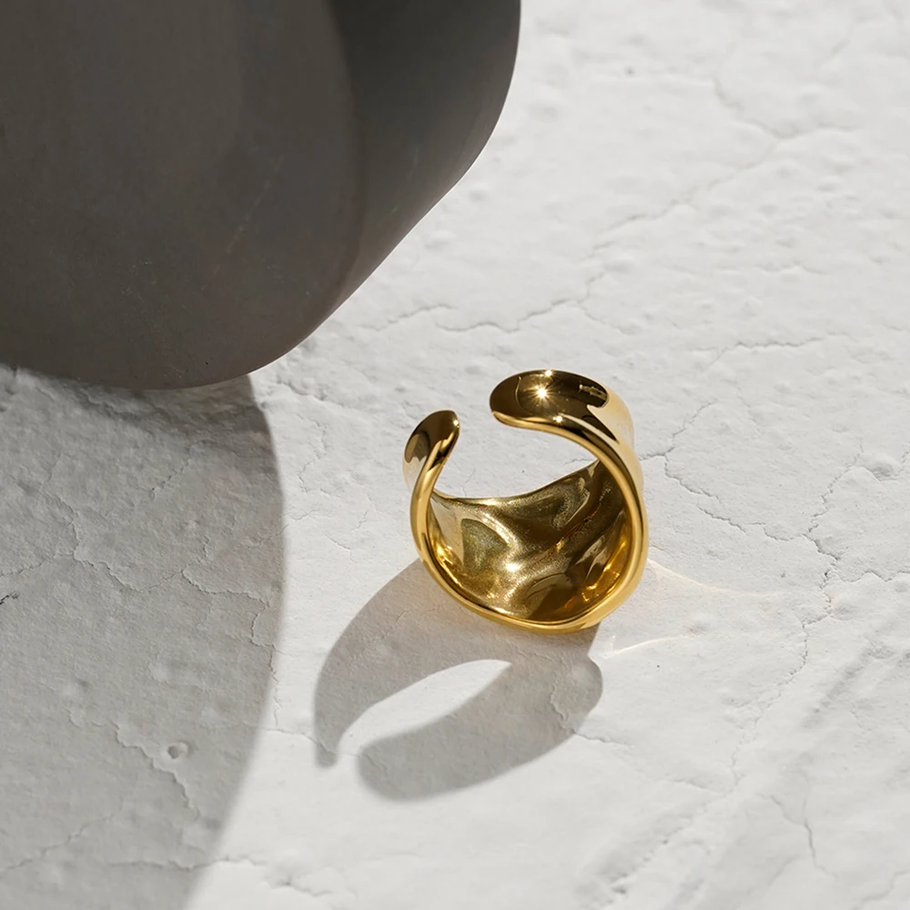 Geometry Wide Fold Design Ring - Image 5