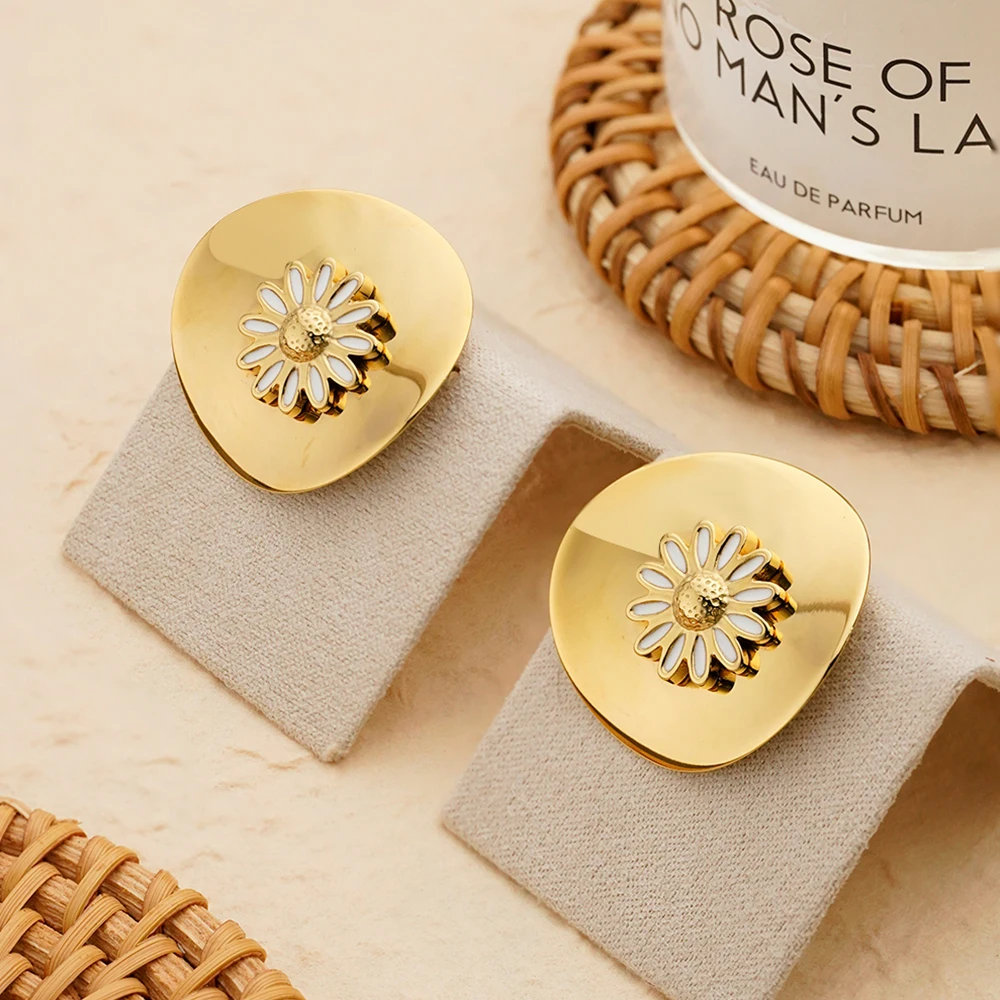 Oval Daisy Stud Earrings - Image 3