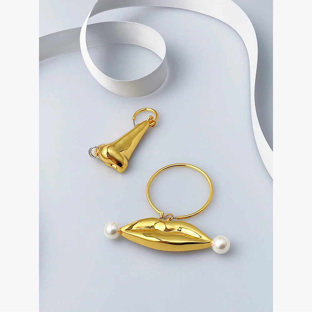 Exaggerated Nose Lips Stud Earrings - Image 2