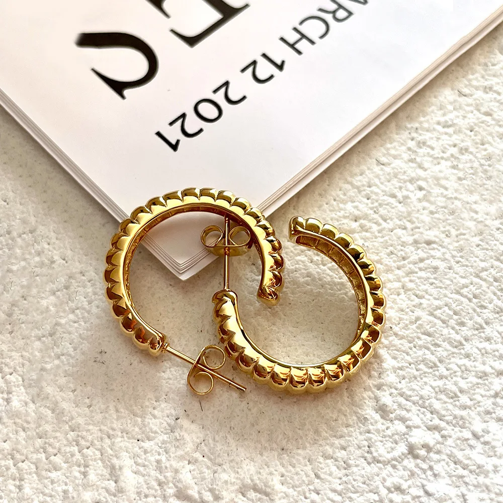 C-shaped Stud Earrings - Image 4