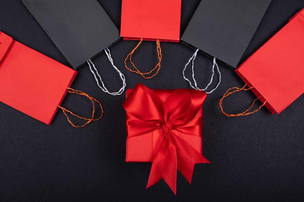 Shopping for Last-Minute Gifts? 3 'Foolproof' Glemes Pieces Everyone Loves