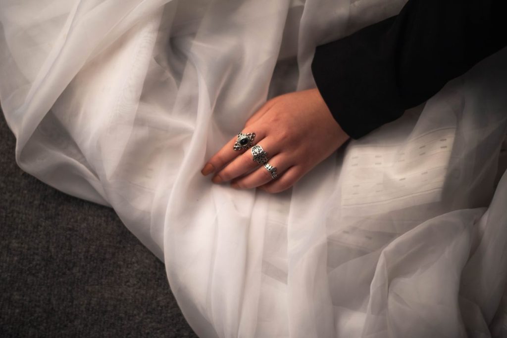 Why Does Jewellery Turn Your Skin Green or Cause Itching? Causes & Easy Solutions