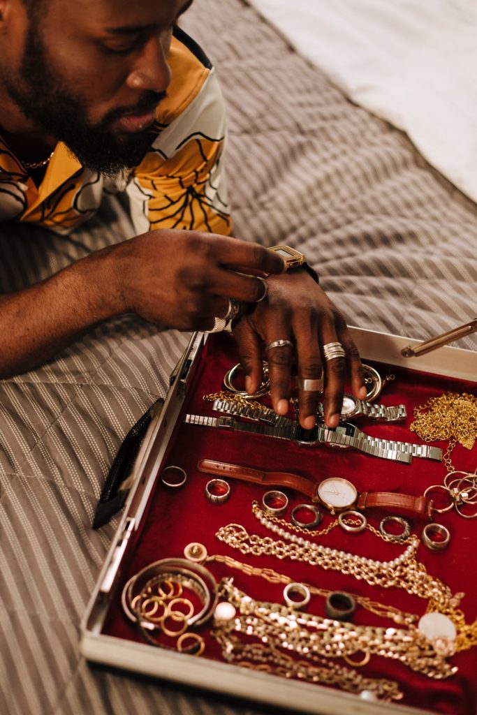 The Ultimate Travel Guide: How to Pack Jewellery Without Knots or Losses