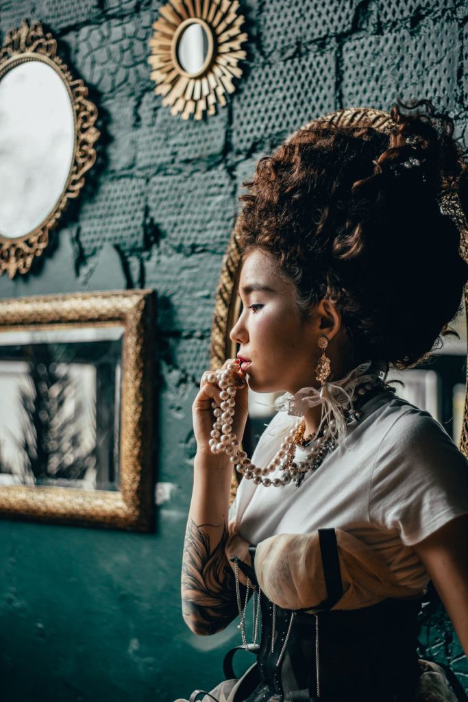 Jewellery & Self-Confidence: How Accessories Instantly Shift Your Vibe