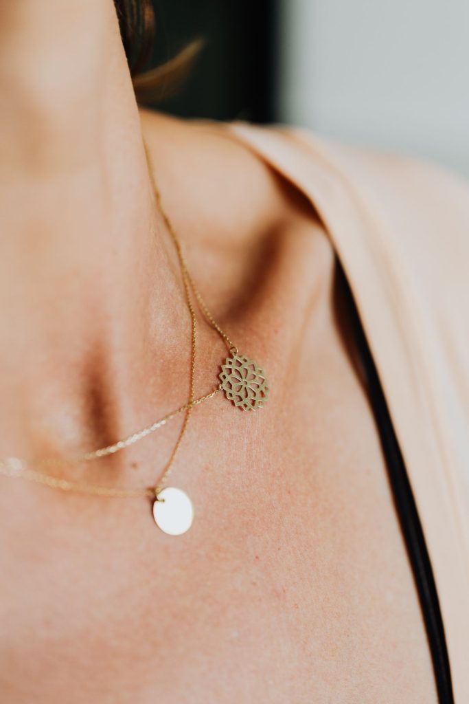 The Graduation Gift Guide: Meaningful Keepsakes for Her Next Big Step