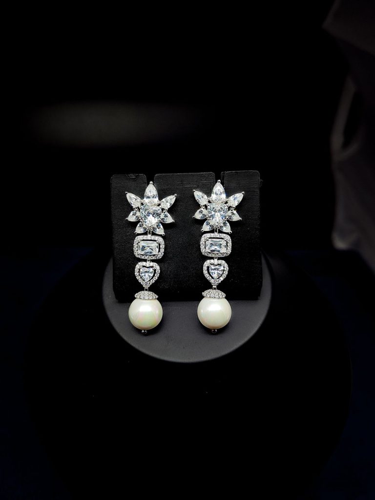 Prom & Graduation Night: Accessories That Complement Every Dress Silhouette