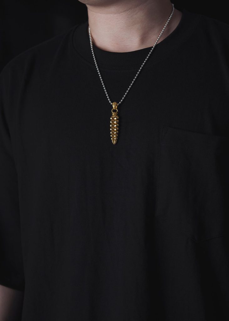 The Chunky Chain Guide: How to Wear Bold Necklaces Without Looking Overdressed